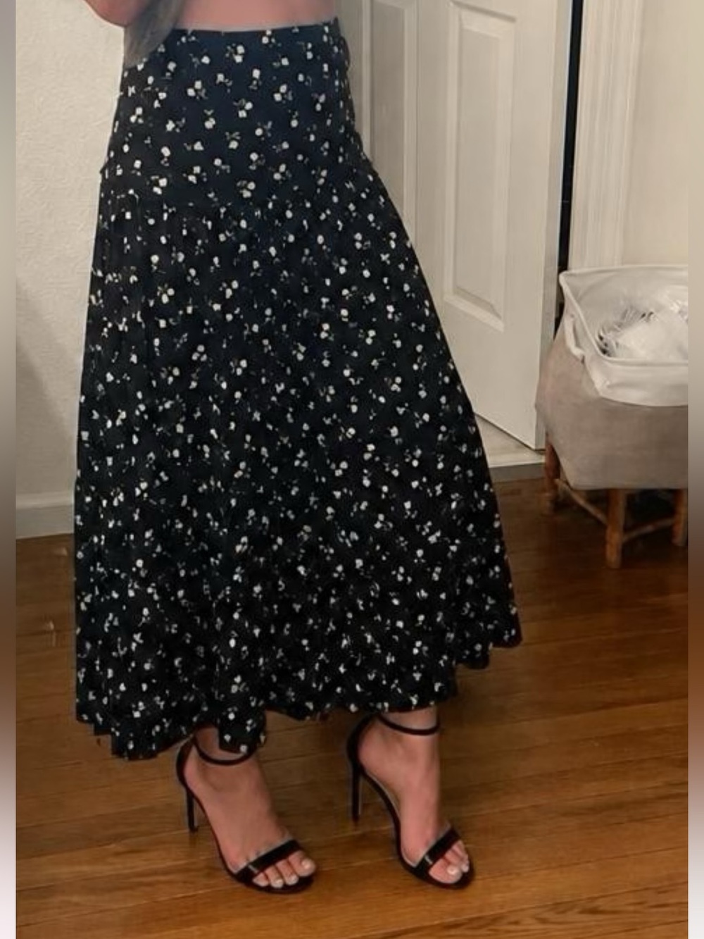 Forever 21 “No Comment” NWT Black floral tiered maxi skirt. Sz med
